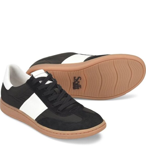 Sofft Women's Size 11 Ruby Retro Lace up Sneaker Low Top New w. Box Black Suede - Picture 1 of 8